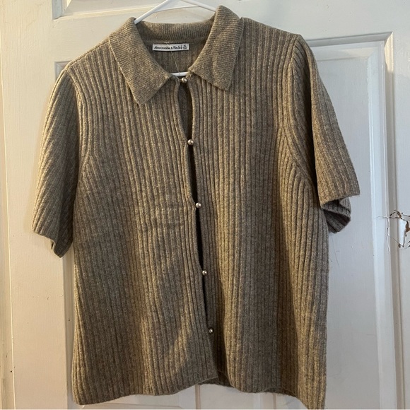 Abercrombie & Fitch Sweaters - Abercrombie & Fitch Gray Ribbed Sweater